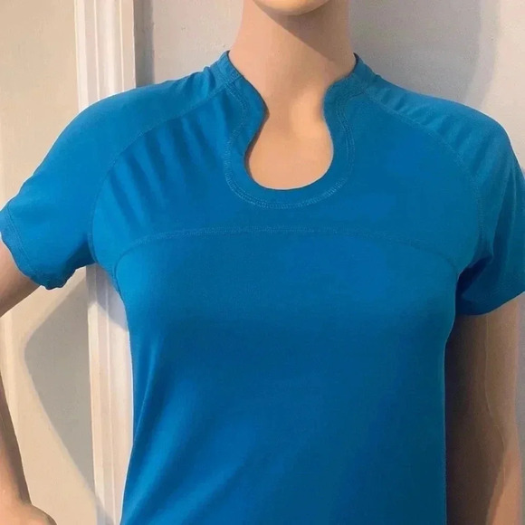 Lululemon Tshirt blue - Picture 7 of 9